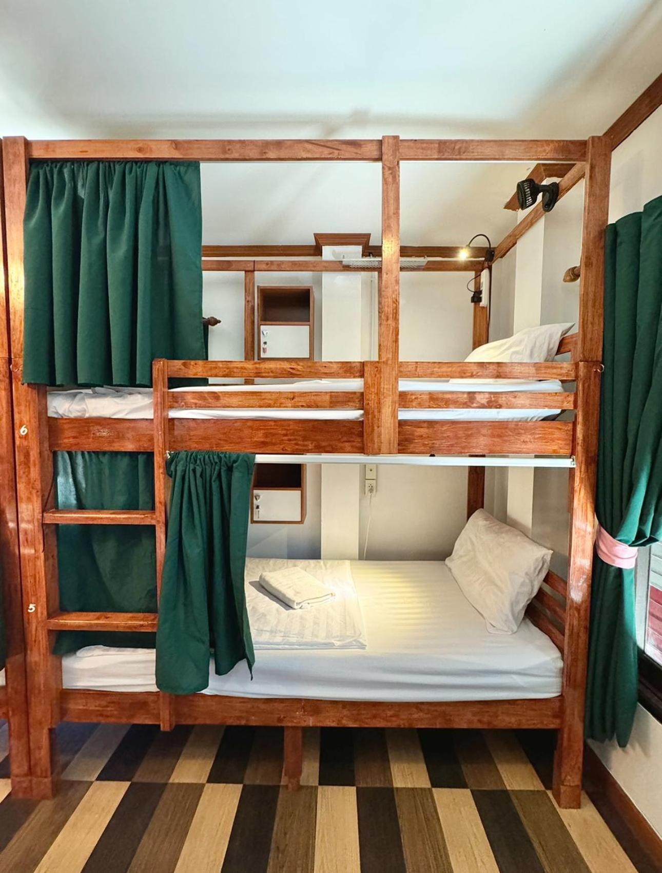 Propaganda Hostel Пханган Екстер'єр фото